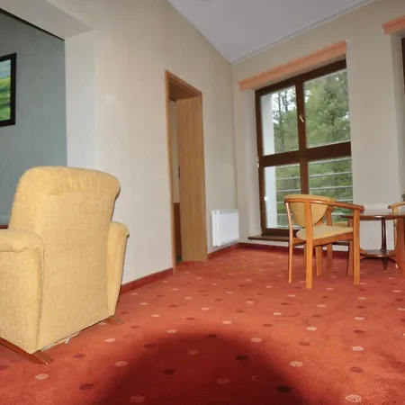 Osrodek Szkoleniowo - Wypoczynkowy Guzianka פארק נופש *