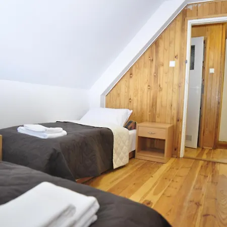 Osrodek Szkoleniowo - Wypoczynkowy Guzianka פארק נופש רוצ'יאנה-נידה