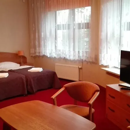 Osrodek Szkoleniowo - Wypoczynkowy Guzianka * רוצ'יאנה-נידה