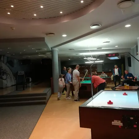 Kompleks wypoczynkowy Ośrodek Szkoleniowo - Wypoczynkowy Guzianka *