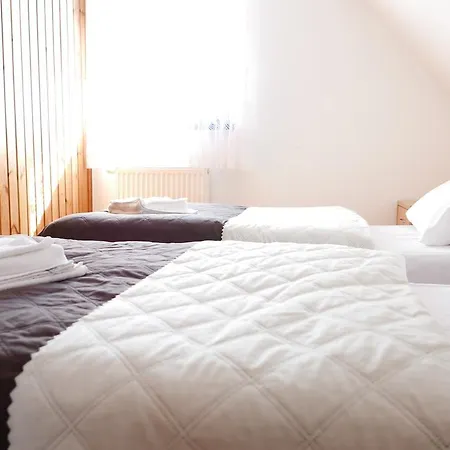 Osrodek Szkoleniowo - Wypoczynkowy Guzianka פארק נופש רוצ'יאנה-נידה