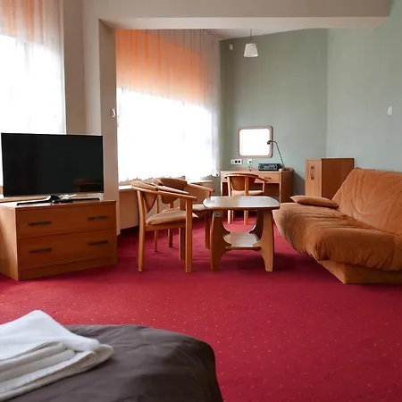 Osrodek Szkoleniowo - Wypoczynkowy Guzianka פארק נופש רוצ'יאנה-נידה